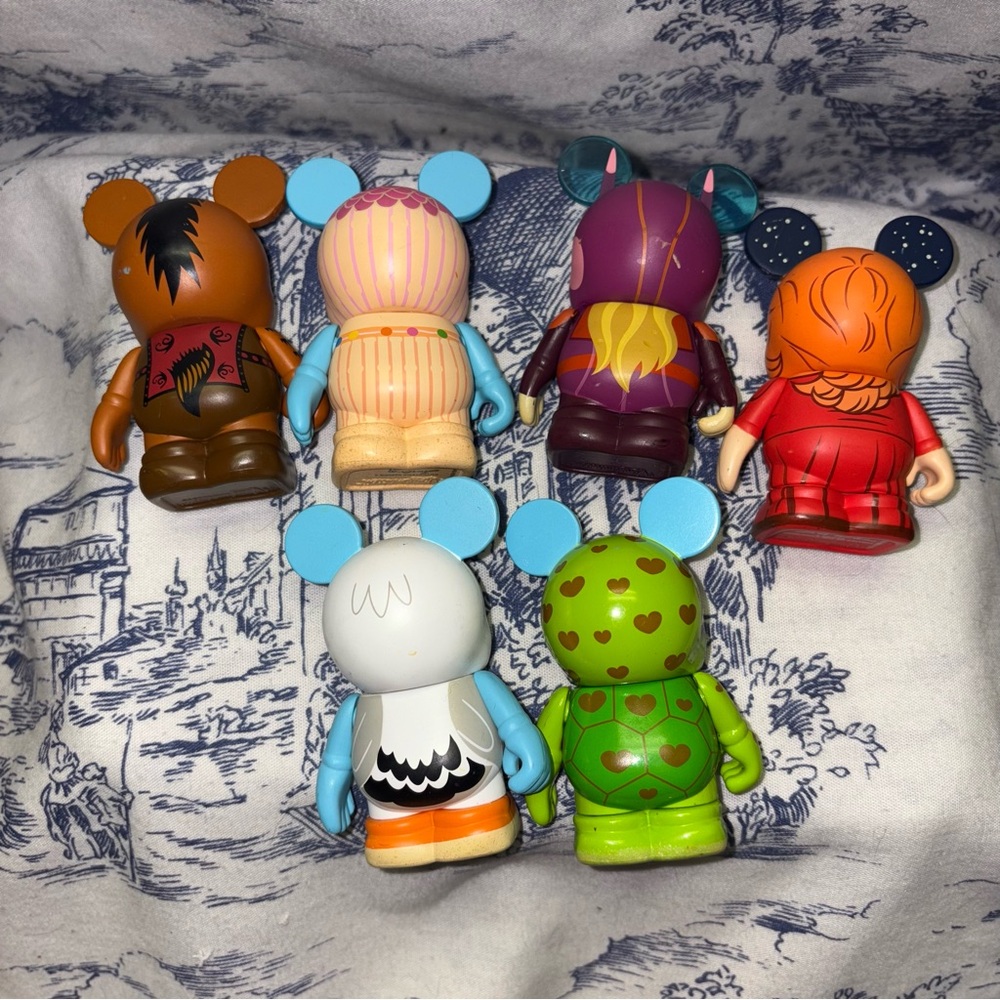 Disney Vinylmation Lot of 6 Figures 3" Tall Pre-Owned Condition. No Boxes - Picture 5 of 6
